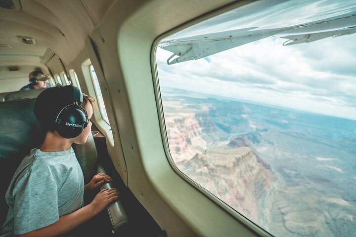 Westwind Air Service’s Grand Canyon Skywalk and Heli Tour