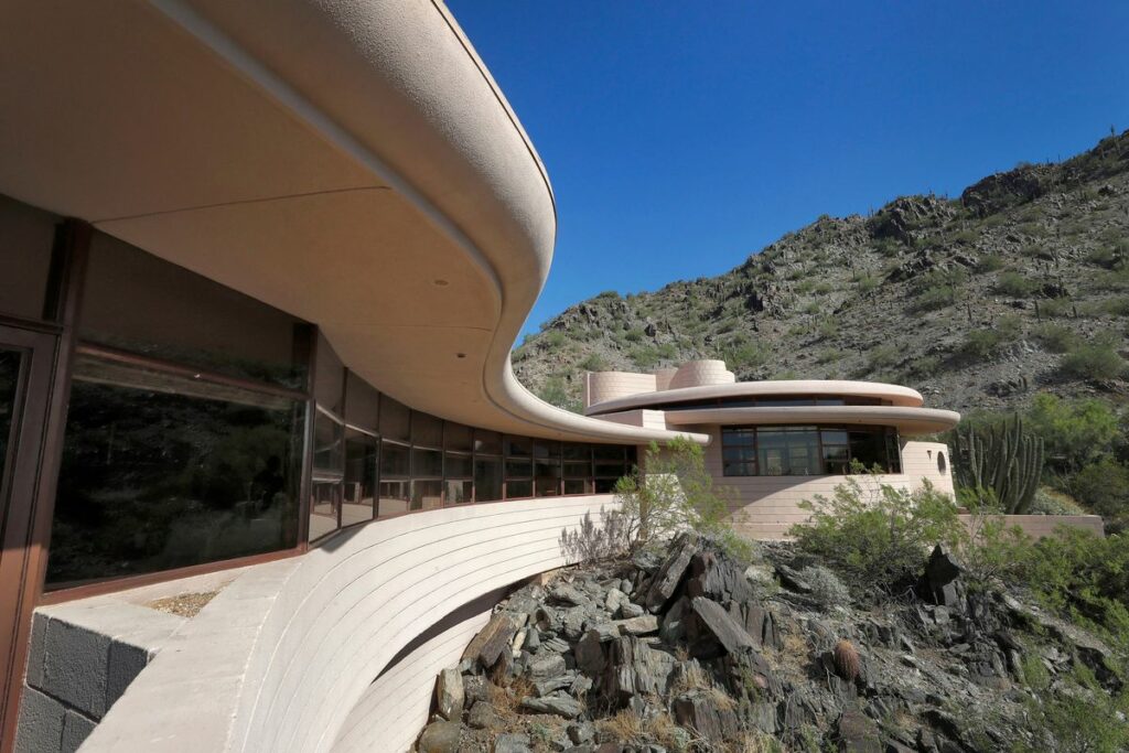 Explore Norman Lykes House's Homepage